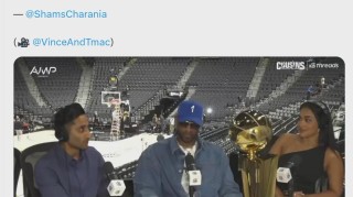 爱游戏-15万人排队！NBA历史首次！父子同队打进总决赛